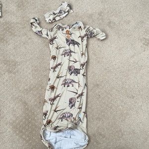 Posh peanut Dino newborn set with bow